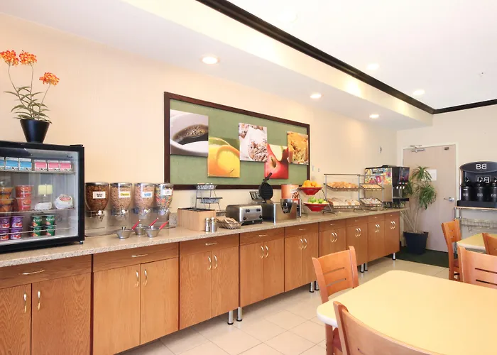 Baymont By Wyndham Coon Rapids Hotel