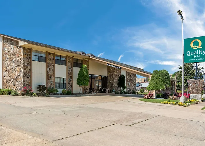 Quality Inn Magnolia