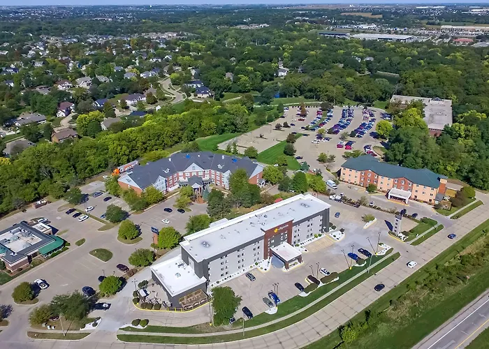 La Quinta By Wyndham Des Moines West Clive Hotel