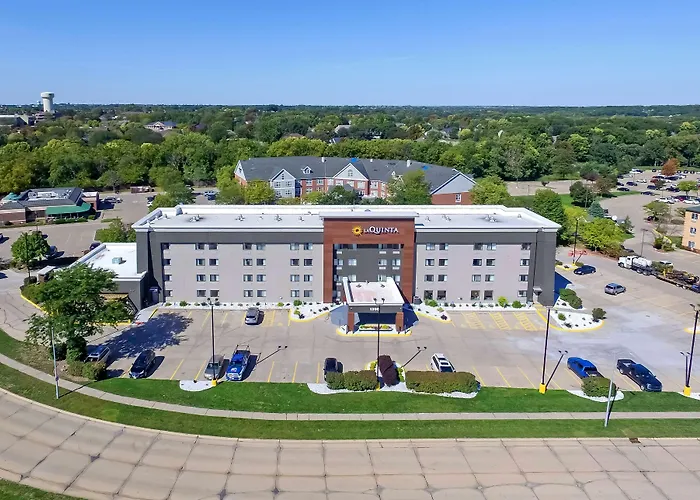 La Quinta By Wyndham Des Moines West Clive Hotel