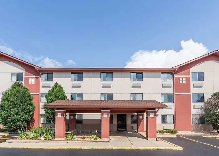 Super 8 By Wyndham St. Charles Hotel Saint Charles