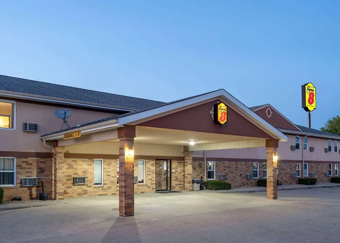 Super 8 By Wyndham Mattoon Hotel