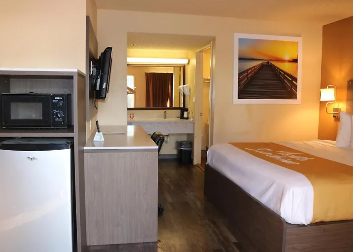 Days Inn By Wyndham Fresno South