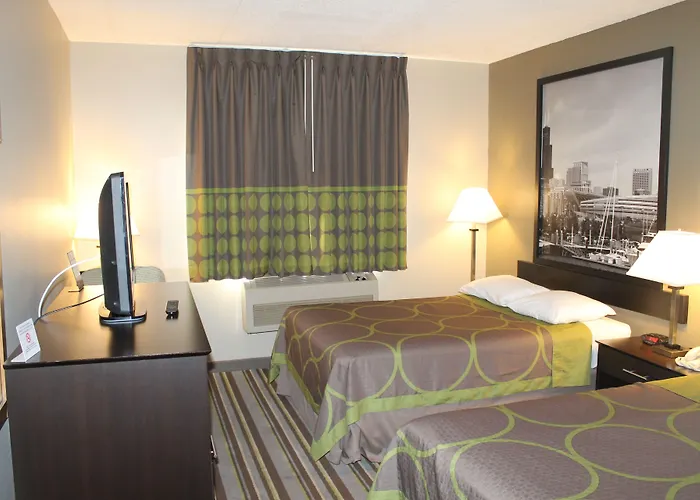 Super 8 By Wyndham Bridgeview/Chicago Area Hotel