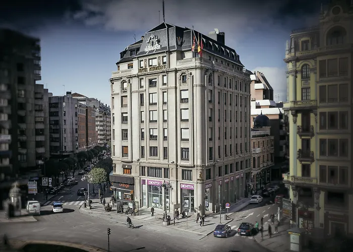 Occidental Leon Alfonso V Hotel