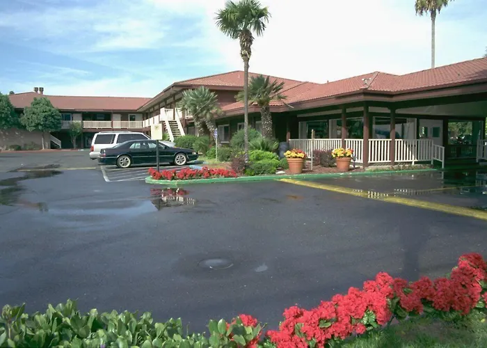 Ramada By Wyndham Modesto Yosemite Area Hotel