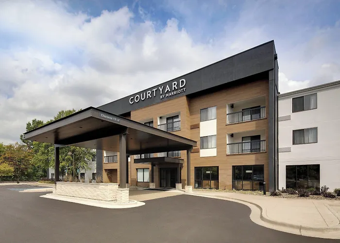 Courtyard Grand Rapids Airport Hotel Cascade