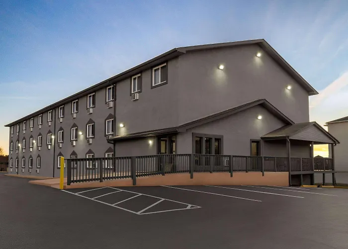 Super 8 By Wyndham Columbus Edinburgh Motel