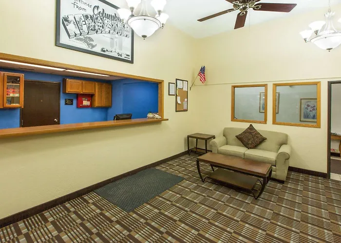 Super 8 By Wyndham Columbus Motel