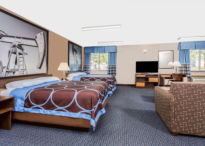 Super 8 By Wyndham El Dorado Hotel