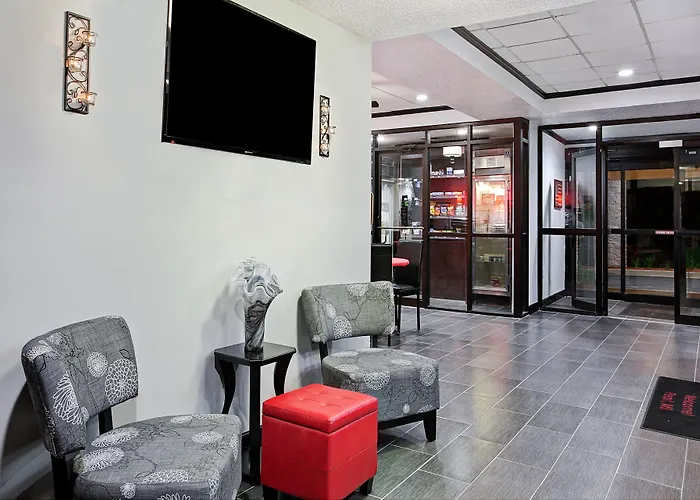 Ramada By Wyndham Pearl/Jackson Airport Hotel