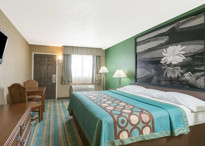 Super 8 By Wyndham Greencastle
