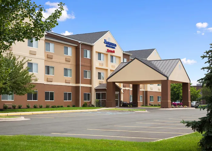Fairfield Inn & Suites Lansing West Delta Center Township