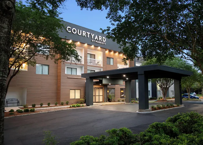 Courtyard Lafayette Airport Hotel