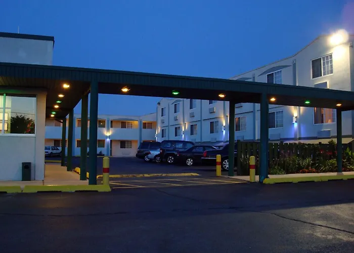O'Hare Inn & Suites Schiller Park