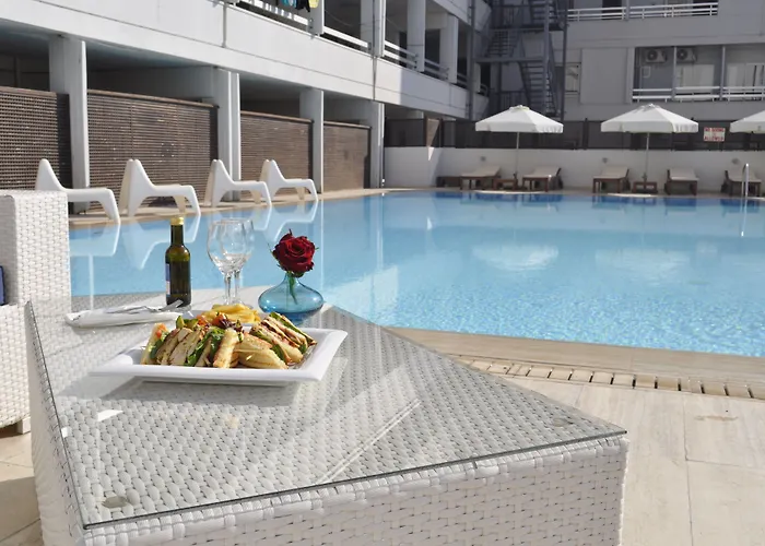 Sun Hall Hotel Larnaca