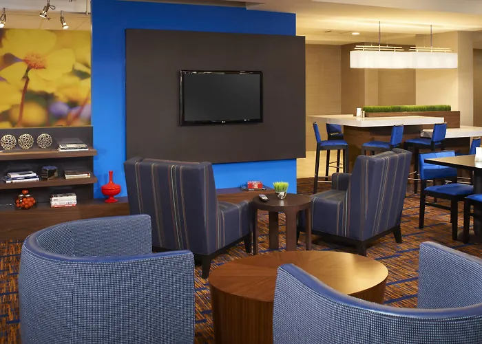 Courtyard Toledo Maumee/Arrowhead Hotel