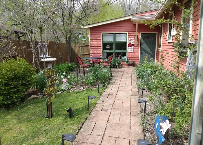 Betty Lous Garden Bed & Breakfast Nashville