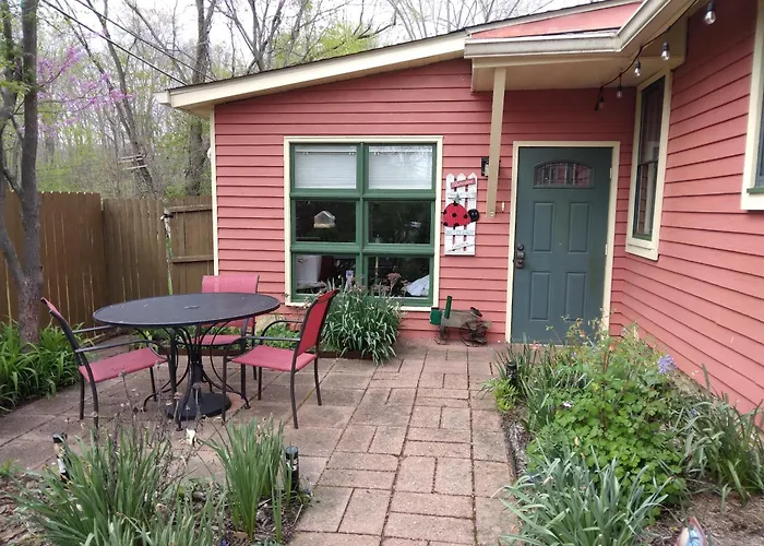 Betty Lous Garden Bed & Breakfast Nashville
