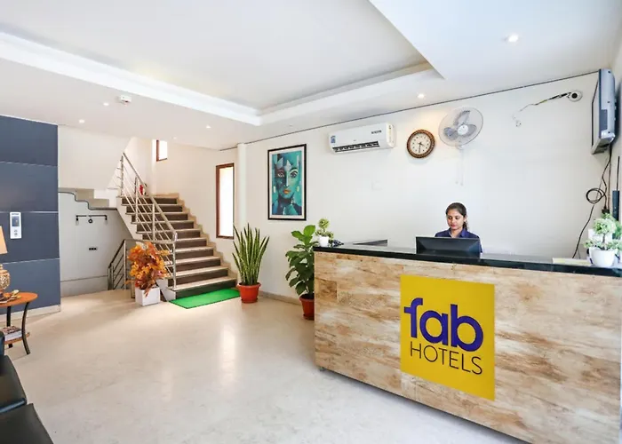 Fabhotel Royal Touch - Patel Nagar New Delhi