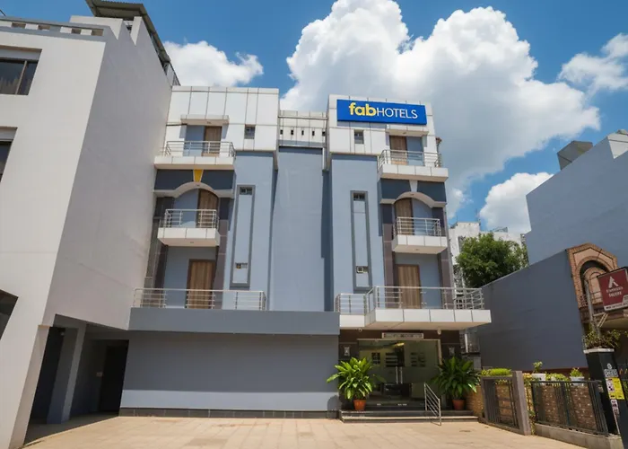 Fabhotel Royal Touch - Patel Nagar New Delhi
