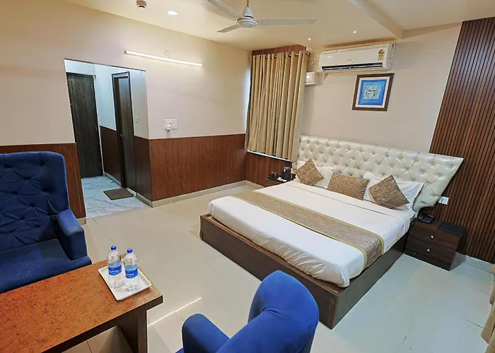Hotel The Leaf - Gomti Nagar Lucknow