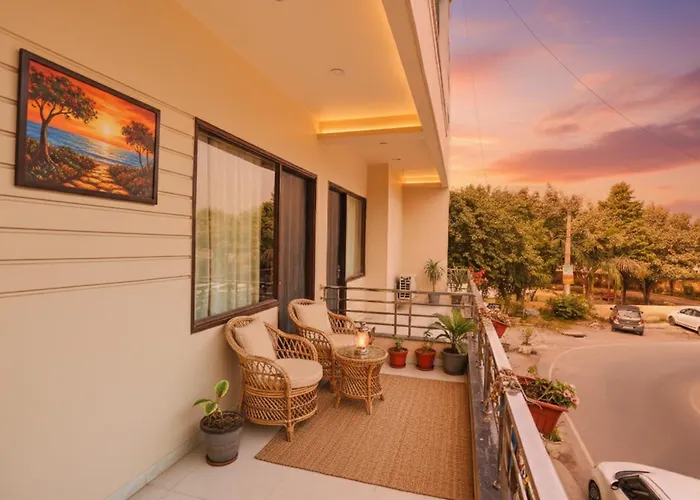 Fabhotel Novel Suites New Delhi