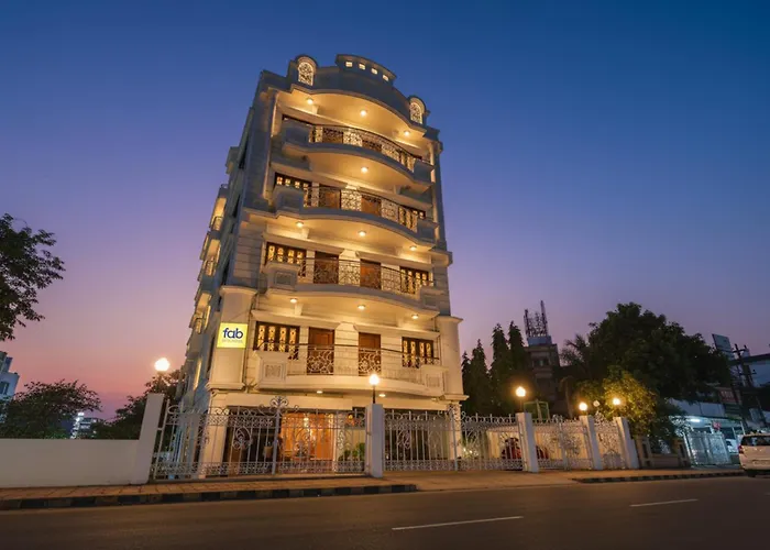 Fabhotel New Kolkata Residency Inn - Nr Axis Mall
