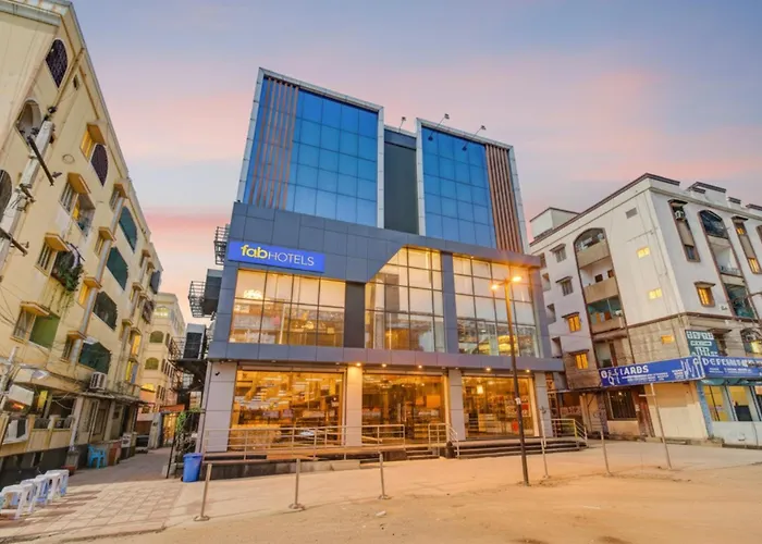 Fabhotel Ssr Fern Suites - 100M From Gsm Mall Madeenaguda Lingampalli