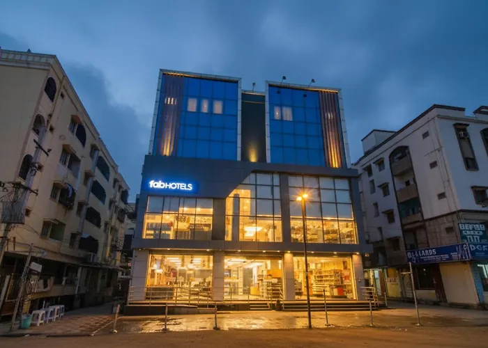 Fabhotel Ssr Fern Suites - 100M From Gsm Mall Madeenaguda Lingampalli