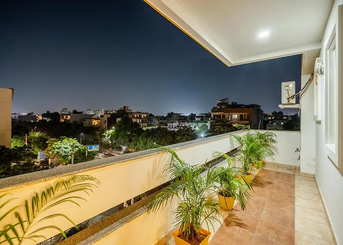 Lime Tree Luxury Studio - Service Apartment Near Artemis Hospital ,Gurgaon