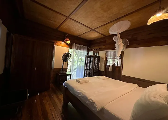 Bambu Huts Hotel Baan Tai