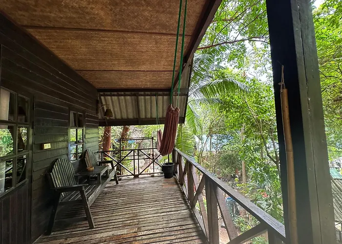 Bambu Huts Hotel Baan Tai