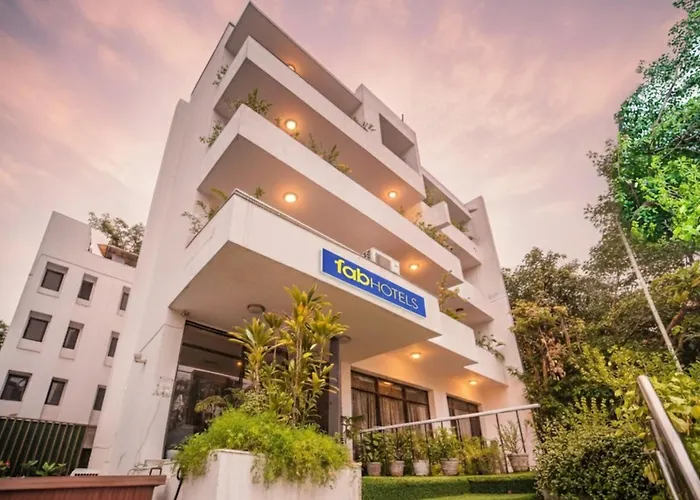 Fabhotel Bmk Grand New Delhi