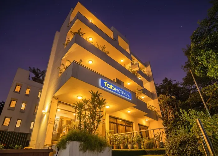 Fabhotel Bmk Grand New Delhi