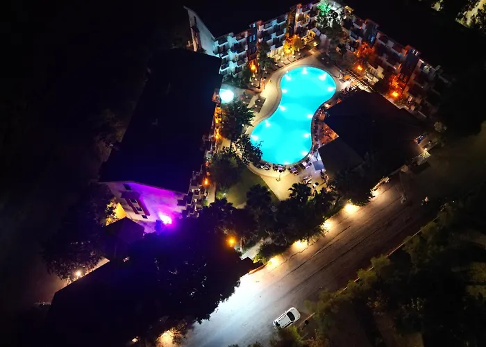 Lemas Suite Hotel Side