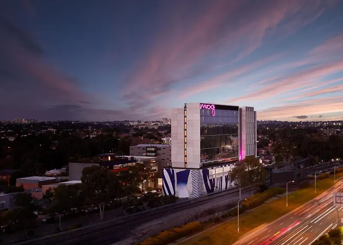 Moxy Sydney Airport Hotel