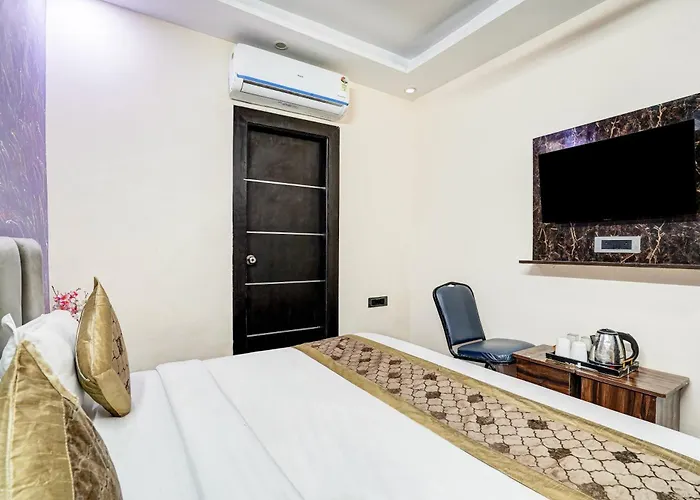 Hotel Twamev Couple Friendly Laxmi Nagar New Delhi