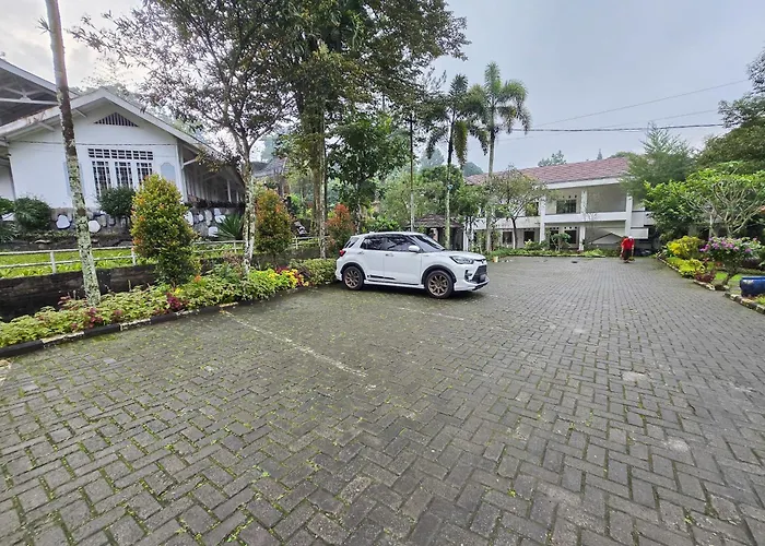RedDoorz at Alam Hegar Cisarua Puncak Hotel Bogor