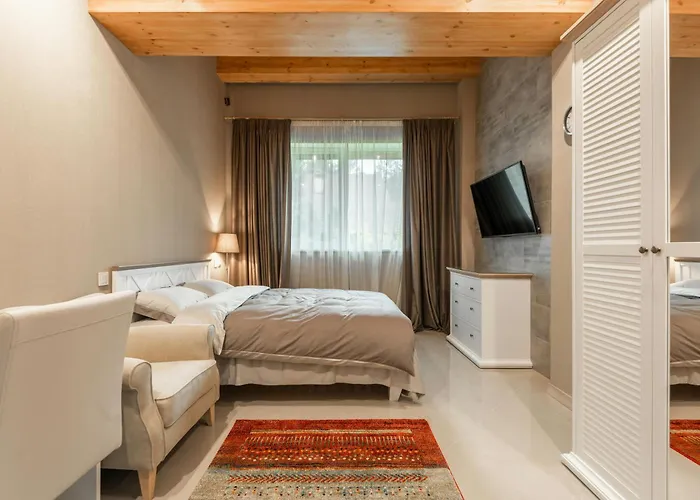 Hotel Claytone Near Delhi Airport New Delhi