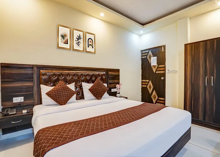Hotel Grand Lowsan New Delhi