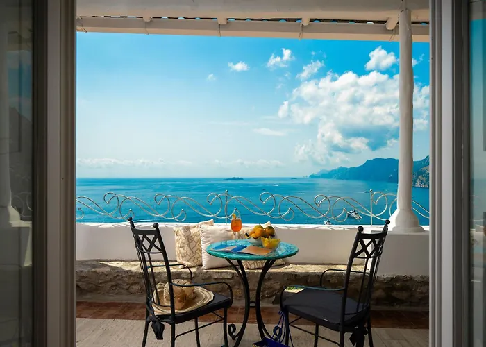 Villa Santa Chiara Positano Suites
