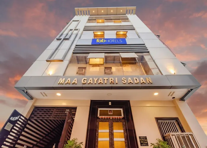 Fabhotel Maa Gayatri Sadan - Nr Pram Mandir Shree Banke Bihari Temple Vrindavan