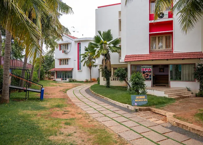 Redwoods Hotels And Resorts Chennai