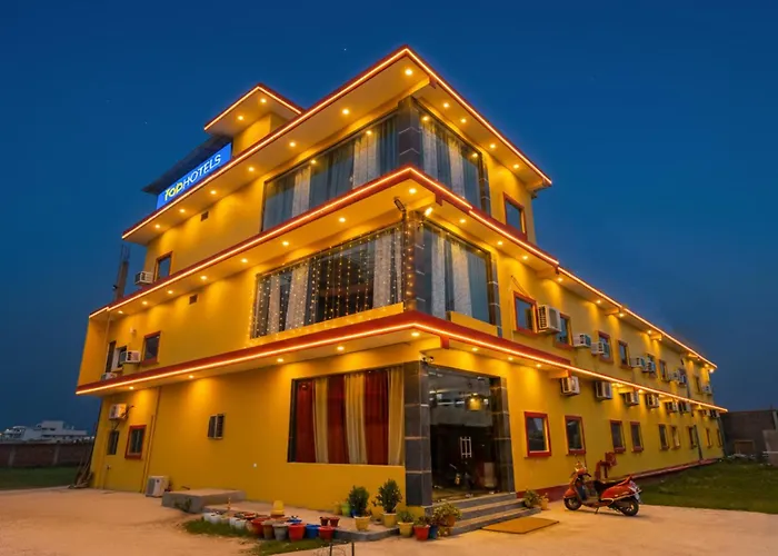 Fabhotel Shree Venkatesh Nileyam - 300M From Ram Janam Bhumi Ayodhya