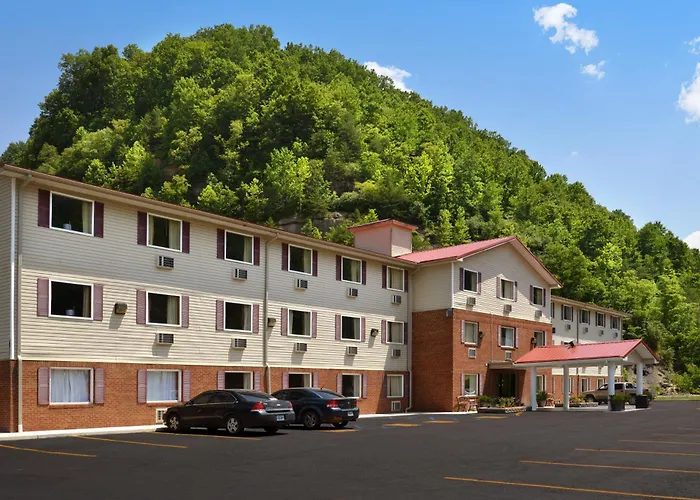 Super 8 By Wyndham Prestonsburg Motel