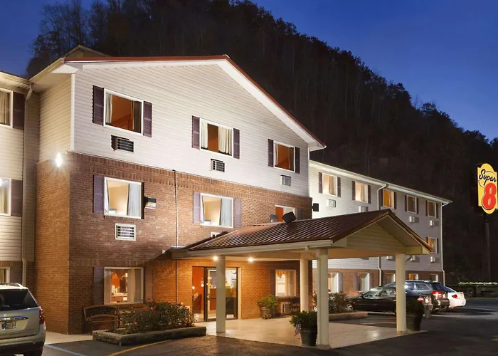 Super 8 By Wyndham Prestonsburg Motel