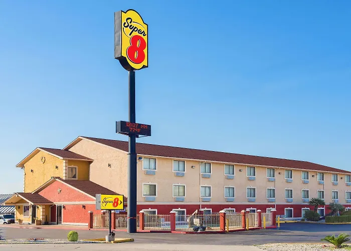 Hotel Super 8 By Wyndham San Antonio/I-35 North
