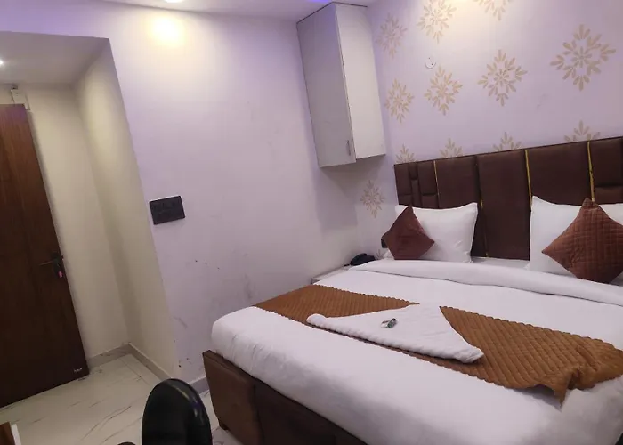 Hotel Mannat - Near Thyagaraj Sports Complex New Delhi