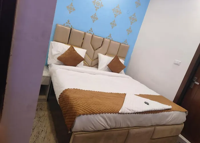 Hotel Mannat - Near Thyagaraj Sports Complex New Delhi